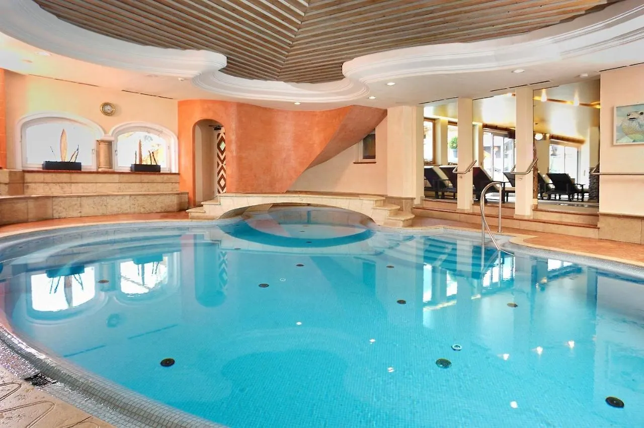 Hotel Alpine Palace Saalbach-Hinterglemm 5*,